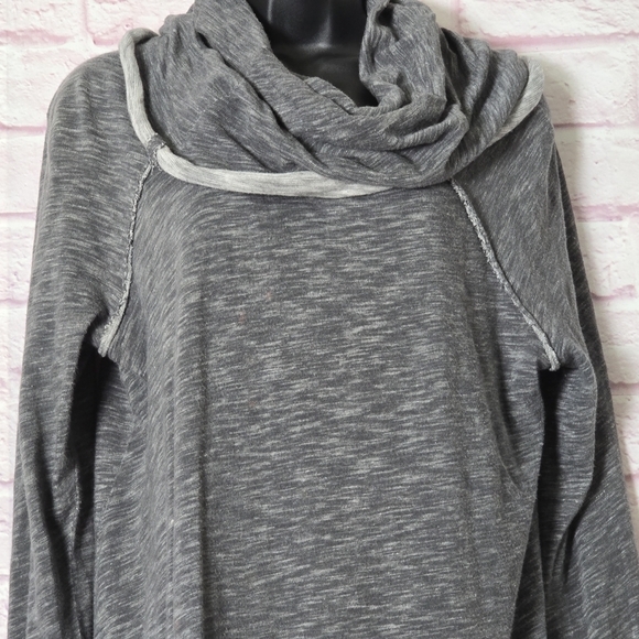 Free People Beach Grey Turtleneck  100% Cotton Tunic Sweater  Size Small - Picture 4 of 10